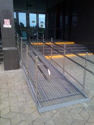 Пандусы для маломобильных людей