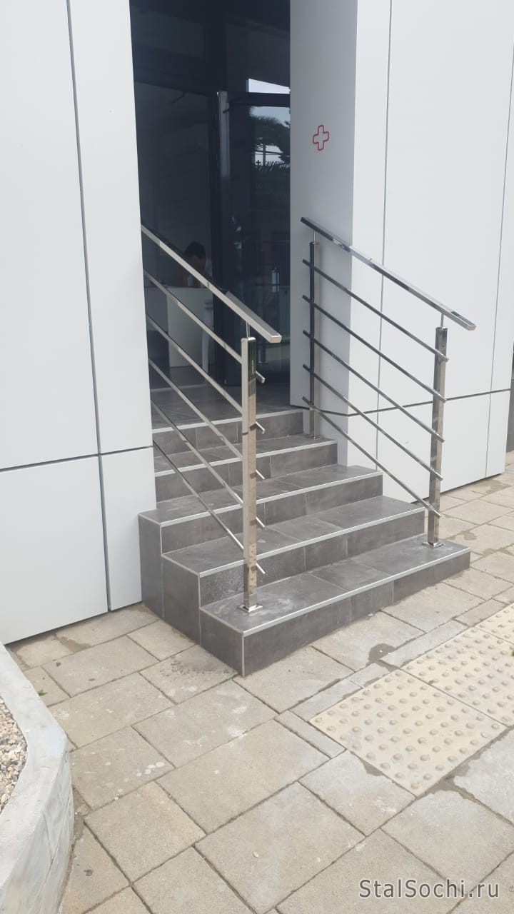 Перила ограждения со стеклом и без из нержавеющей стали